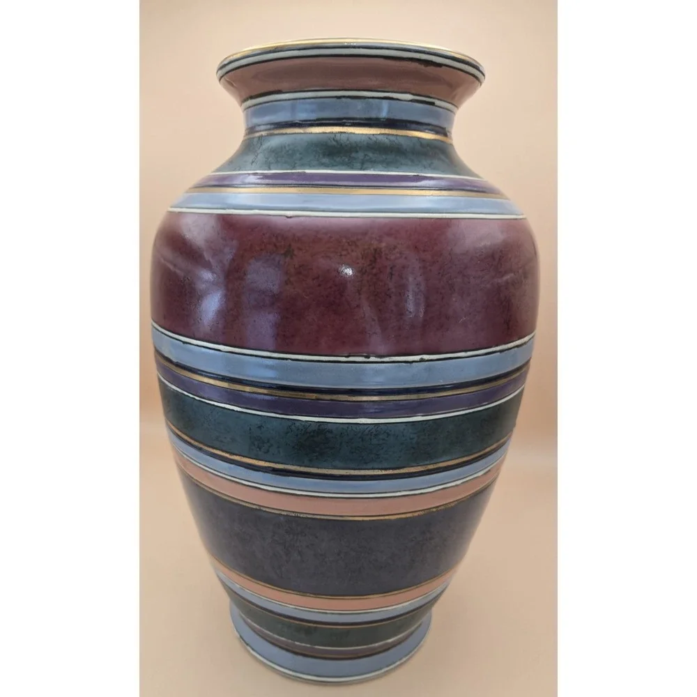 Vase 12